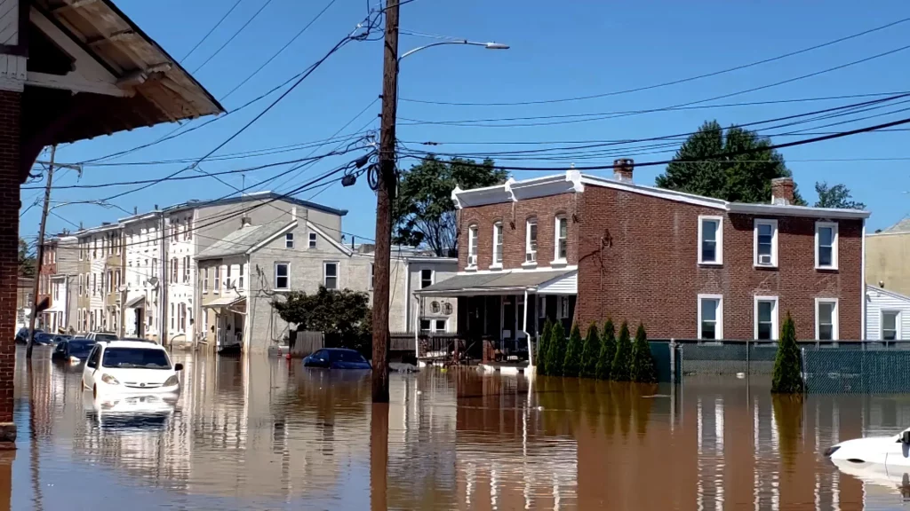 A massive tropical storm causes historic flooding in the city of Philadelphia. Then, a flash flood traps dozens of children and teachers inside a Georgia pre-school until a swift-water team comes to the rescue.